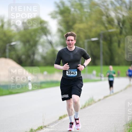 07.04.2024 - 43. Internationalen Wilhelmsburger Insellauf Dr. Thomas Lammeyer http://msf.ph/oto/6046994 07.04.2024 11:08:48 Laufen 3843 meine-sportfotos.de