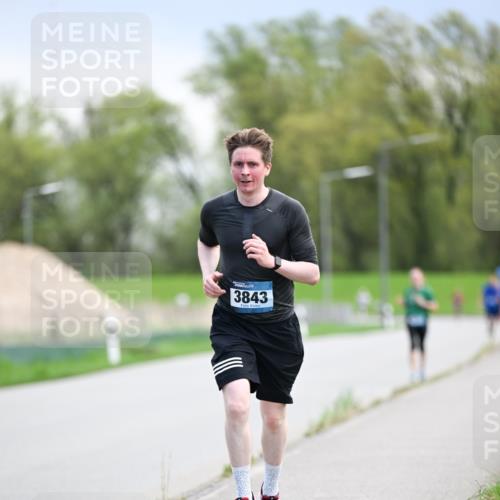 07.04.2024 - 43. Internationalen Wilhelmsburger Insellauf Dr. Thomas Lammeyer http://msf.ph/oto/6047002 07.04.2024 11:08:49 Laufen 3843 meine-sportfotos.de