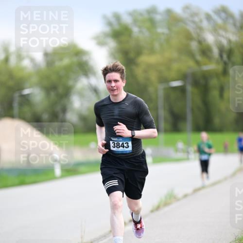 07.04.2024 - 43. Internationalen Wilhelmsburger Insellauf Dr. Thomas Lammeyer http://msf.ph/oto/6047004 07.04.2024 11:08:49 Laufen 3843 meine-sportfotos.de