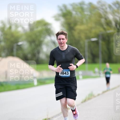 07.04.2024 - 43. Internationalen Wilhelmsburger Insellauf Dr. Thomas Lammeyer http://msf.ph/oto/6047007 07.04.2024 11:08:49 Laufen 3843 meine-sportfotos.de