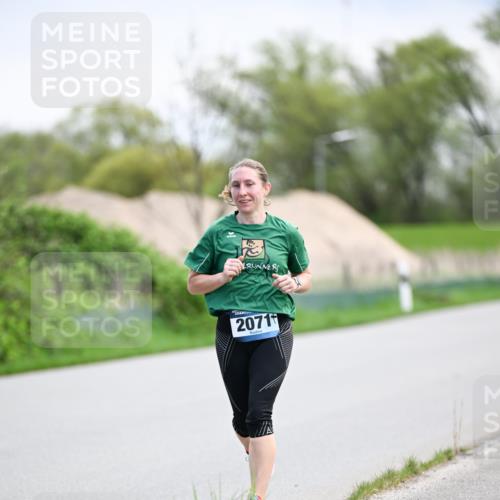 07.04.2024 - 43. Internationalen Wilhelmsburger Insellauf Dr. Thomas Lammeyer http://msf.ph/oto/6047041 07.04.2024 11:09:01 Laufen 2071 meine-sportfotos.de
