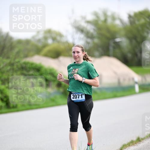 07.04.2024 - 43. Internationalen Wilhelmsburger Insellauf Dr. Thomas Lammeyer http://msf.ph/oto/6047046 07.04.2024 11:09:02 Laufen 2071 meine-sportfotos.de