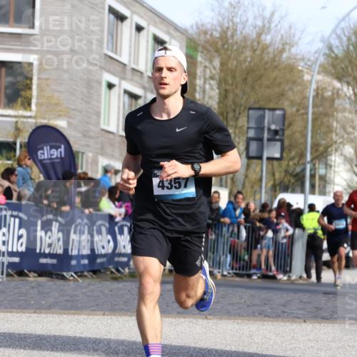07.04.2024 - 43. Internationalen Wilhelmsburger Insellauf Strokosch-Dieckow http://msf.ph/oto/6047112 07.04.2024 11:20:46 Ziel 3243, 3661, 3950, 4049, 4339, 4357, 4359 meine-sportfotos.de
