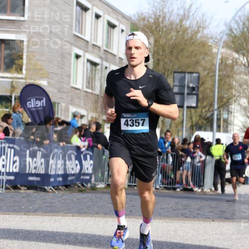 07.04.2024 - 43. Internationalen Wilhelmsburger Insellauf Strokosch-Dieckow http://msf.ph/oto/6047134 07.04.2024 11:20:46 Ziel 3243, 3661, 3950, 4049, 4339, 4357, 4359 meine-sportfotos.de