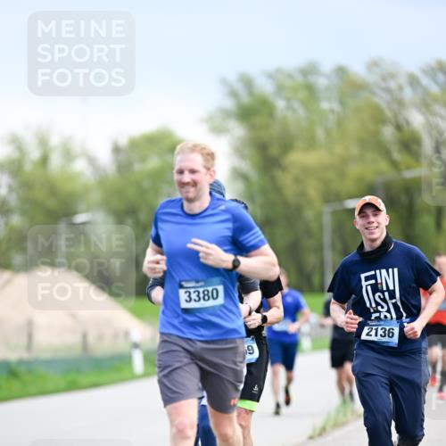07.04.2024 - 43. Internationalen Wilhelmsburger Insellauf Dr. Thomas Lammeyer http://msf.ph/oto/6047160 07.04.2024 11:09:13 Laufen 3380, 9, 2136 meine-sportfotos.de