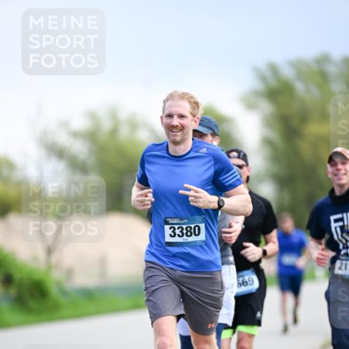 07.04.2024 - 43. Internationalen Wilhelmsburger Insellauf Dr. Thomas Lammeyer http://msf.ph/oto/6047167 07.04.2024 11:09:13 Laufen 3380, 569, 213 meine-sportfotos.de