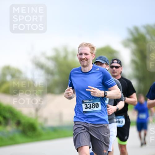 07.04.2024 - 43. Internationalen Wilhelmsburger Insellauf Dr. Thomas Lammeyer http://msf.ph/oto/6047169 07.04.2024 11:09:13 Laufen 3380, 569 meine-sportfotos.de