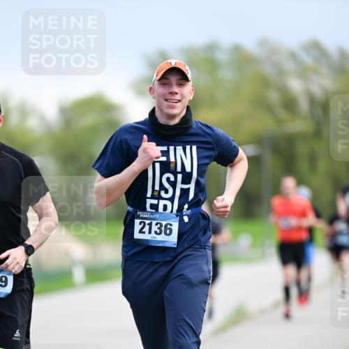 07.04.2024 - 43. Internationalen Wilhelmsburger Insellauf Dr. Thomas Lammeyer http://msf.ph/oto/6047182 07.04.2024 11:09:15 Laufen 9, 2136 meine-sportfotos.de