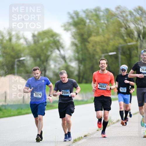 07.04.2024 - 43. Internationalen Wilhelmsburger Insellauf Dr. Thomas Lammeyer http://msf.ph/oto/6047212 07.04.2024 11:09:18 Laufen 2504, 3979, 3657, 2628, 364 meine-sportfotos.de