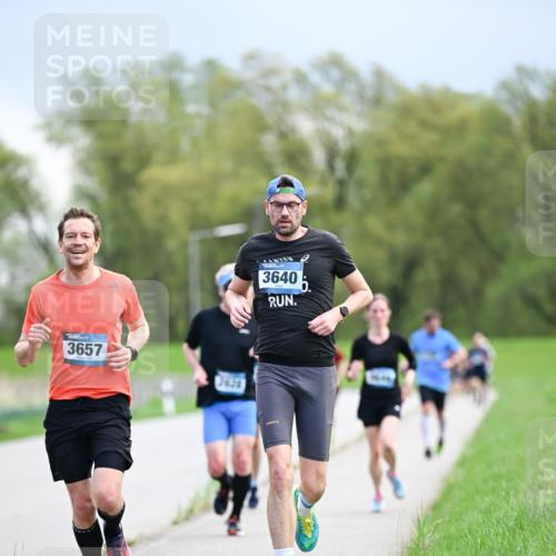 07.04.2024 - 43. Internationalen Wilhelmsburger Insellauf Dr. Thomas Lammeyer http://msf.ph/oto/6047228 07.04.2024 11:09:20 Laufen 3657, 3640 meine-sportfotos.de