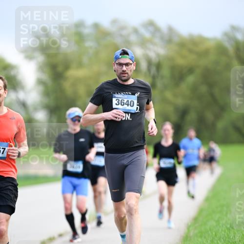 07.04.2024 - 43. Internationalen Wilhelmsburger Insellauf Dr. Thomas Lammeyer http://msf.ph/oto/6047240 07.04.2024 11:09:21 Laufen 57, 3640 meine-sportfotos.de