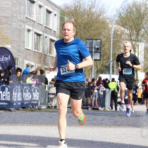 07.04.2024 - 43. Internationalen Wilhelmsburger Insellauf Strokosch-Dieckow http://msf.ph/oto/6047264 07.04.2024 11:20:44 Ziel 2406, 3243, 3661, 3950, 4049, 4339, 4357, 4359 meine-sportfotos.de