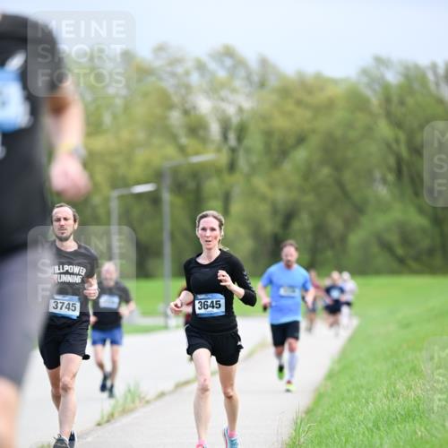 07.04.2024 - 43. Internationalen Wilhelmsburger Insellauf Dr. Thomas Lammeyer http://msf.ph/oto/6047266 07.04.2024 11:09:23 Laufen 3745, 3645 meine-sportfotos.de
