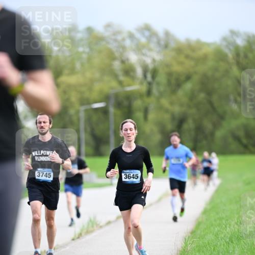 07.04.2024 - 43. Internationalen Wilhelmsburger Insellauf Dr. Thomas Lammeyer http://msf.ph/oto/6047270 07.04.2024 11:09:23 Laufen 3745, 3645 meine-sportfotos.de
