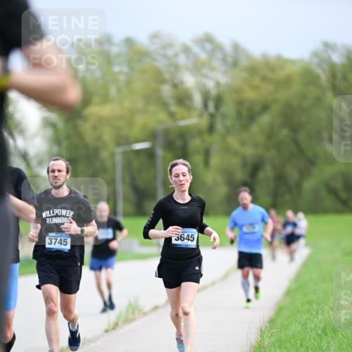 07.04.2024 - 43. Internationalen Wilhelmsburger Insellauf Dr. Thomas Lammeyer http://msf.ph/oto/6047272 07.04.2024 11:09:23 Laufen 3645, 3745 meine-sportfotos.de