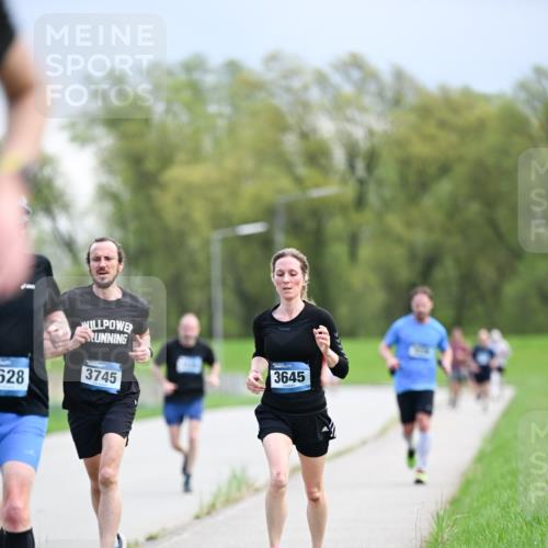 07.04.2024 - 43. Internationalen Wilhelmsburger Insellauf Dr. Thomas Lammeyer http://msf.ph/oto/6047276 07.04.2024 11:09:24 Laufen 3645, 628, 3745 meine-sportfotos.de
