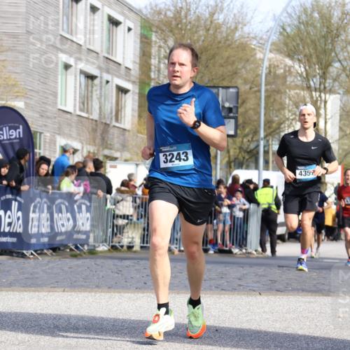 07.04.2024 - 43. Internationalen Wilhelmsburger Insellauf Strokosch-Dieckow http://msf.ph/oto/6047278 07.04.2024 11:20:44 Ziel 2406, 3243, 3661, 3950, 4049, 4339, 4357, 4359 meine-sportfotos.de