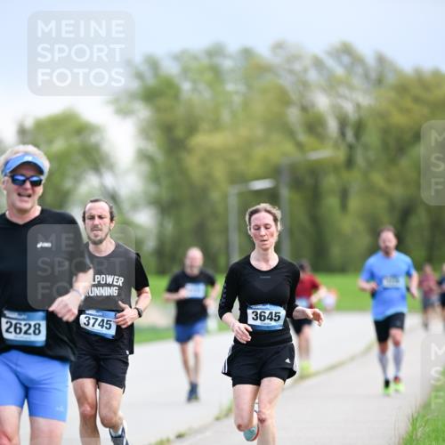 07.04.2024 - 43. Internationalen Wilhelmsburger Insellauf Dr. Thomas Lammeyer http://msf.ph/oto/6047286 07.04.2024 11:09:24 Laufen 2628, 3745, 3645 meine-sportfotos.de