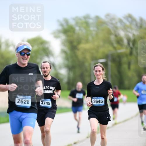07.04.2024 - 43. Internationalen Wilhelmsburger Insellauf Dr. Thomas Lammeyer http://msf.ph/oto/6047288 07.04.2024 11:09:24 Laufen 2628, 3745, 3645 meine-sportfotos.de