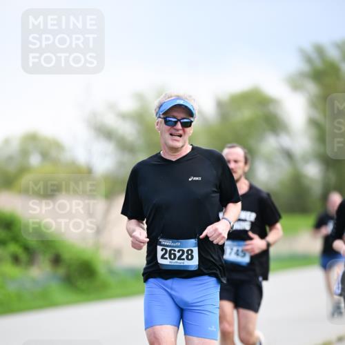 07.04.2024 - 43. Internationalen Wilhelmsburger Insellauf Dr. Thomas Lammeyer http://msf.ph/oto/6047292 07.04.2024 11:09:25 Laufen 2628, 1745 meine-sportfotos.de
