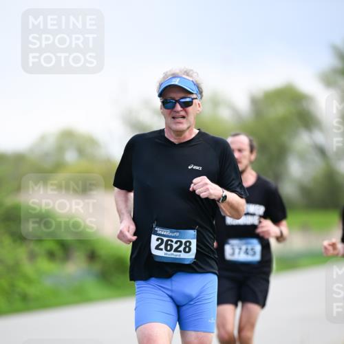 07.04.2024 - 43. Internationalen Wilhelmsburger Insellauf Dr. Thomas Lammeyer http://msf.ph/oto/6047299 07.04.2024 11:09:25 Laufen 2628, 3745 meine-sportfotos.de
