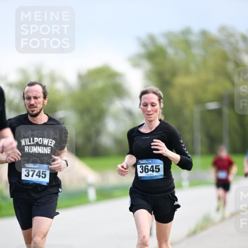 07.04.2024 - 43. Internationalen Wilhelmsburger Insellauf Dr. Thomas Lammeyer http://msf.ph/oto/6047302 07.04.2024 11:09:26 Laufen 3745, 3645 meine-sportfotos.de
