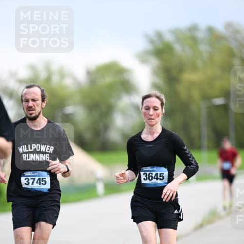 07.04.2024 - 43. Internationalen Wilhelmsburger Insellauf Dr. Thomas Lammeyer http://msf.ph/oto/6047304 07.04.2024 11:09:26 Laufen 3745, 3645 meine-sportfotos.de