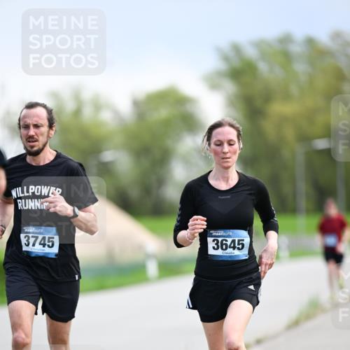 07.04.2024 - 43. Internationalen Wilhelmsburger Insellauf Dr. Thomas Lammeyer http://msf.ph/oto/6047306 07.04.2024 11:09:26 Laufen 3745, 3645 meine-sportfotos.de