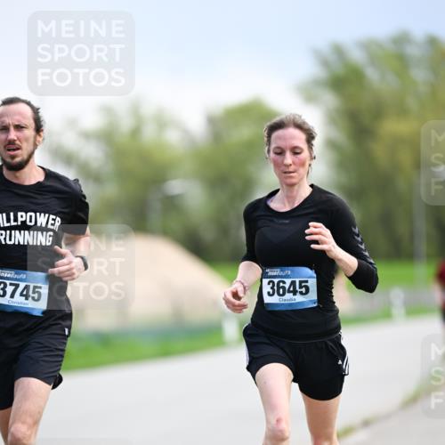 07.04.2024 - 43. Internationalen Wilhelmsburger Insellauf Dr. Thomas Lammeyer http://msf.ph/oto/6047313 07.04.2024 11:09:26 Laufen 3745, 3645 meine-sportfotos.de