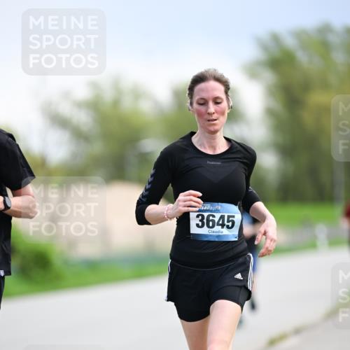 07.04.2024 - 43. Internationalen Wilhelmsburger Insellauf Dr. Thomas Lammeyer http://msf.ph/oto/6047319 07.04.2024 11:09:27 Laufen 3645 meine-sportfotos.de