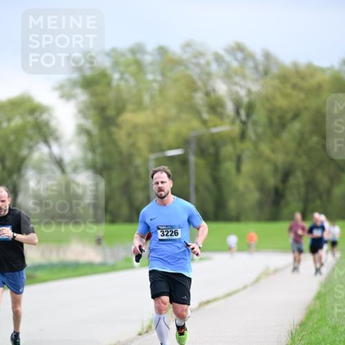 07.04.2024 - 43. Internationalen Wilhelmsburger Insellauf Dr. Thomas Lammeyer http://msf.ph/oto/6047322 07.04.2024 11:09:28 Laufen 3226 meine-sportfotos.de