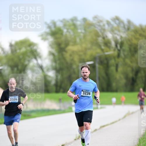 07.04.2024 - 43. Internationalen Wilhelmsburger Insellauf Dr. Thomas Lammeyer http://msf.ph/oto/6047326 07.04.2024 11:09:28 Laufen 2326, 3226 meine-sportfotos.de