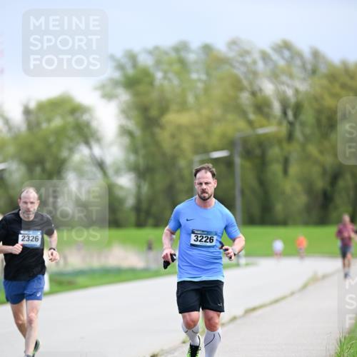 07.04.2024 - 43. Internationalen Wilhelmsburger Insellauf Dr. Thomas Lammeyer http://msf.ph/oto/6047329 07.04.2024 11:09:28 Laufen 3226, 2326 meine-sportfotos.de