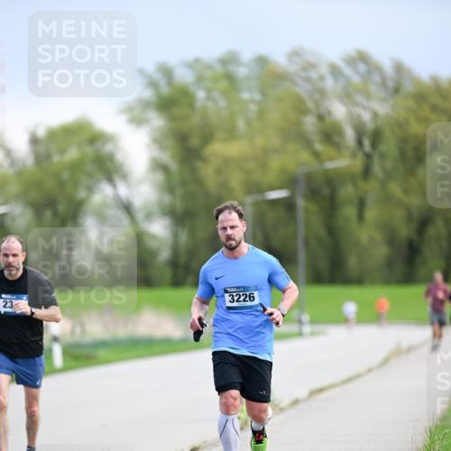 07.04.2024 - 43. Internationalen Wilhelmsburger Insellauf Dr. Thomas Lammeyer http://msf.ph/oto/6047332 07.04.2024 11:09:29 Laufen 23, 3226 meine-sportfotos.de