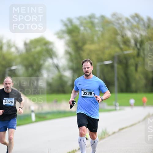 07.04.2024 - 43. Internationalen Wilhelmsburger Insellauf Dr. Thomas Lammeyer http://msf.ph/oto/6047342 07.04.2024 11:09:29 Laufen 2326, 3226 meine-sportfotos.de