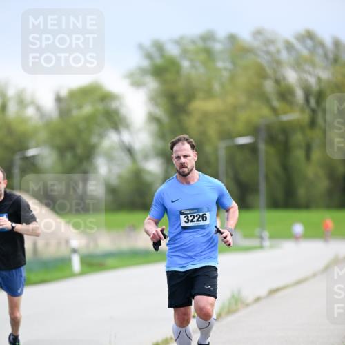 07.04.2024 - 43. Internationalen Wilhelmsburger Insellauf Dr. Thomas Lammeyer http://msf.ph/oto/6047346 07.04.2024 11:09:30 Laufen 3226 meine-sportfotos.de
