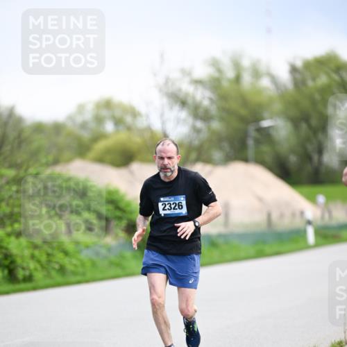 07.04.2024 - 43. Internationalen Wilhelmsburger Insellauf Dr. Thomas Lammeyer http://msf.ph/oto/6047352 07.04.2024 11:09:30 Laufen 2326 meine-sportfotos.de
