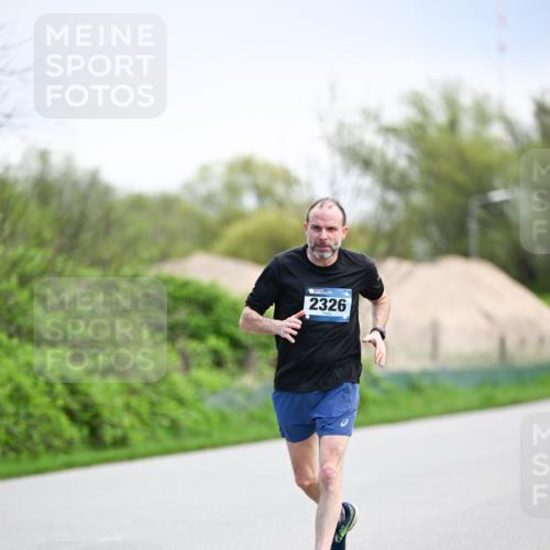07.04.2024 - 43. Internationalen Wilhelmsburger Insellauf Dr. Thomas Lammeyer http://msf.ph/oto/6047357 07.04.2024 11:09:31 Laufen 2326 meine-sportfotos.de
