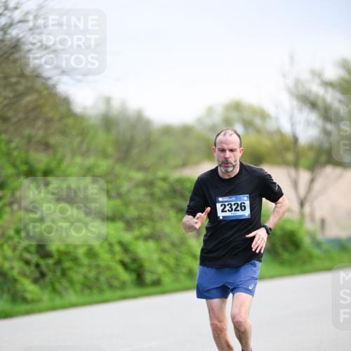 07.04.2024 - 43. Internationalen Wilhelmsburger Insellauf Dr. Thomas Lammeyer http://msf.ph/oto/6047366 07.04.2024 11:09:31 Laufen 2326 meine-sportfotos.de