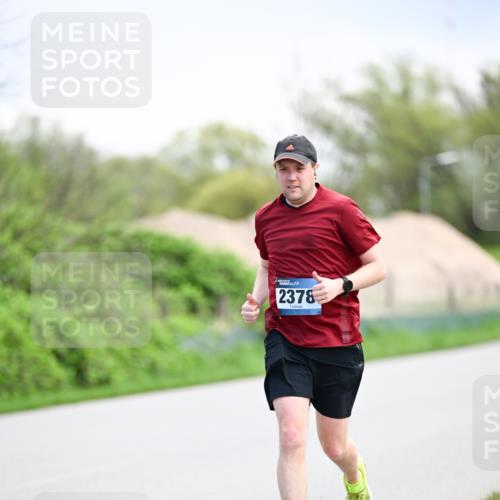 07.04.2024 - 43. Internationalen Wilhelmsburger Insellauf Dr. Thomas Lammeyer http://msf.ph/oto/6047392 07.04.2024 11:09:36 Laufen 2378 meine-sportfotos.de