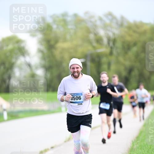07.04.2024 - 43. Internationalen Wilhelmsburger Insellauf Dr. Thomas Lammeyer http://msf.ph/oto/6047444 07.04.2024 11:09:51 Laufen 3506, 3506 meine-sportfotos.de