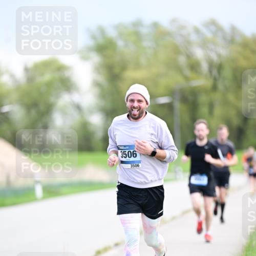 07.04.2024 - 43. Internationalen Wilhelmsburger Insellauf Dr. Thomas Lammeyer http://msf.ph/oto/6047453 07.04.2024 11:09:52 Laufen 3506, 3506 meine-sportfotos.de