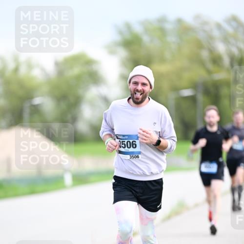 07.04.2024 - 43. Internationalen Wilhelmsburger Insellauf Dr. Thomas Lammeyer http://msf.ph/oto/6047463 07.04.2024 11:09:52 Laufen 3506, 3506 meine-sportfotos.de