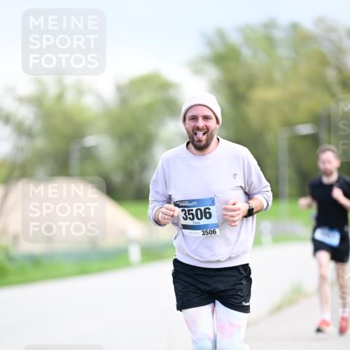 07.04.2024 - 43. Internationalen Wilhelmsburger Insellauf Dr. Thomas Lammeyer http://msf.ph/oto/6047467 07.04.2024 11:09:53 Laufen 3506, 3506 meine-sportfotos.de