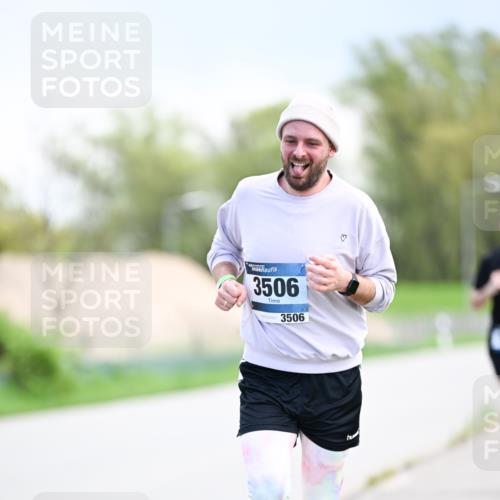 07.04.2024 - 43. Internationalen Wilhelmsburger Insellauf Dr. Thomas Lammeyer http://msf.ph/oto/6047474 07.04.2024 11:09:53 Laufen 3506, 3506 meine-sportfotos.de