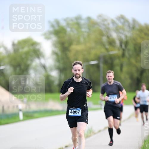 07.04.2024 - 43. Internationalen Wilhelmsburger Insellauf Dr. Thomas Lammeyer http://msf.ph/oto/6047481 07.04.2024 11:09:54 Laufen 4007 meine-sportfotos.de