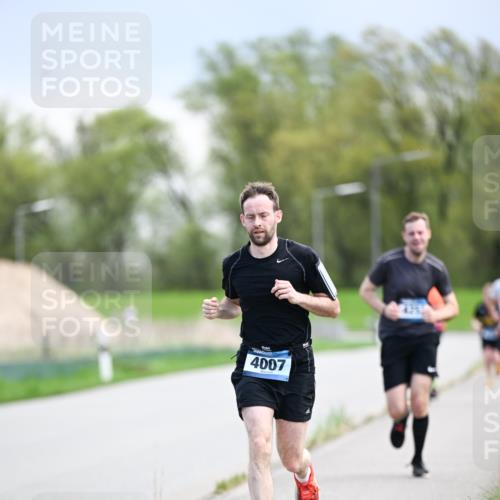 07.04.2024 - 43. Internationalen Wilhelmsburger Insellauf Dr. Thomas Lammeyer http://msf.ph/oto/6047487 07.04.2024 11:09:55 Laufen 4007 meine-sportfotos.de