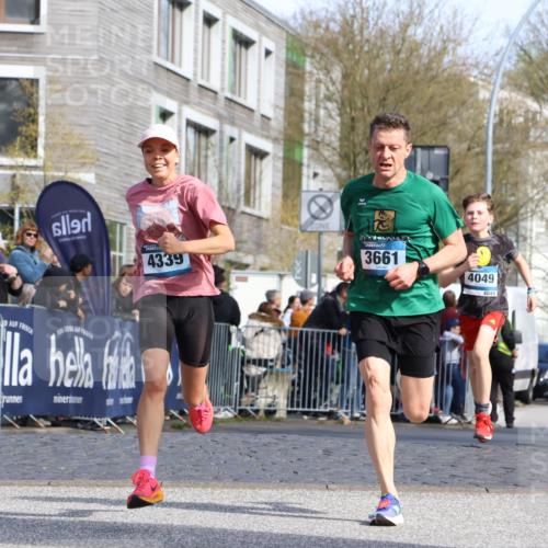 07.04.2024 - 43. Internationalen Wilhelmsburger Insellauf Strokosch-Dieckow http://msf.ph/oto/6047489 07.04.2024 11:20:37 Ziel 2406, 3243, 3661, 4049, 4339, 4357, 4384 meine-sportfotos.de
