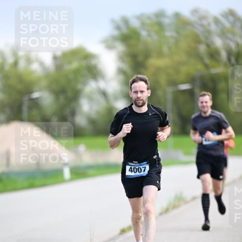 07.04.2024 - 43. Internationalen Wilhelmsburger Insellauf Dr. Thomas Lammeyer http://msf.ph/oto/6047493 07.04.2024 11:09:55 Laufen 4007 meine-sportfotos.de