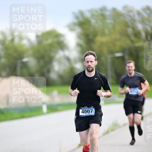 07.04.2024 - 43. Internationalen Wilhelmsburger Insellauf Dr. Thomas Lammeyer http://msf.ph/oto/6047495 07.04.2024 11:09:55 Laufen 4007 meine-sportfotos.de